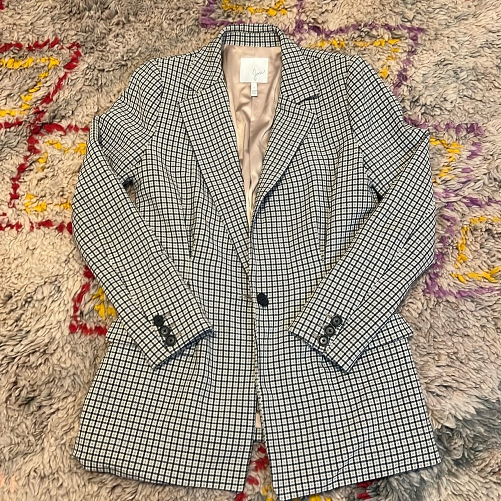 Joie plaid print blazer. Size 4.